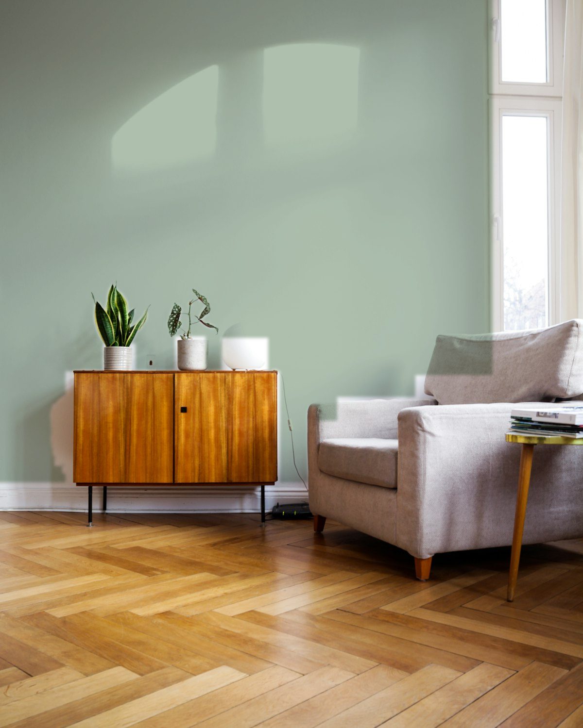 Dasselbe Zimmer, Wand in Kreide und Salbei