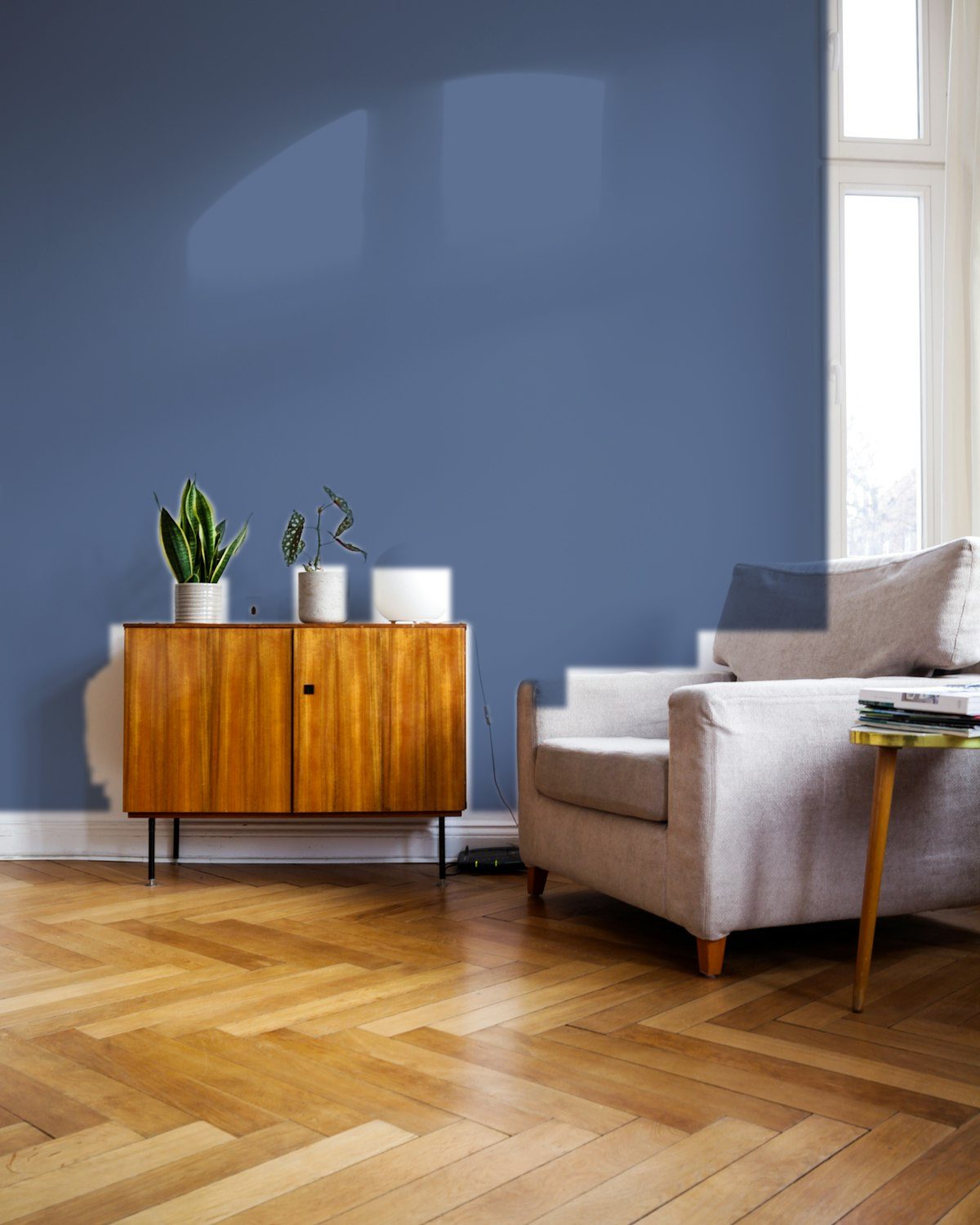Dasselbe Zimmer, Wand in Nachtblau