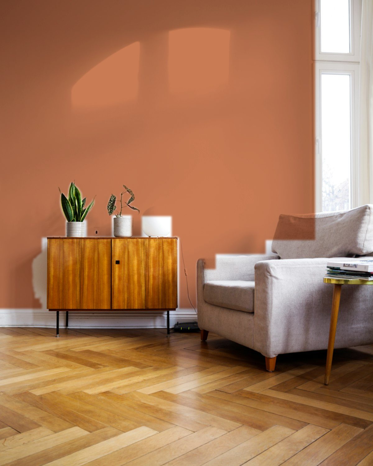 Dasselbe Zimmer, Wand in Terrakotta